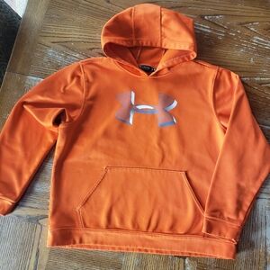 Under Armour youth sweatshirt, size XL, loose fit.